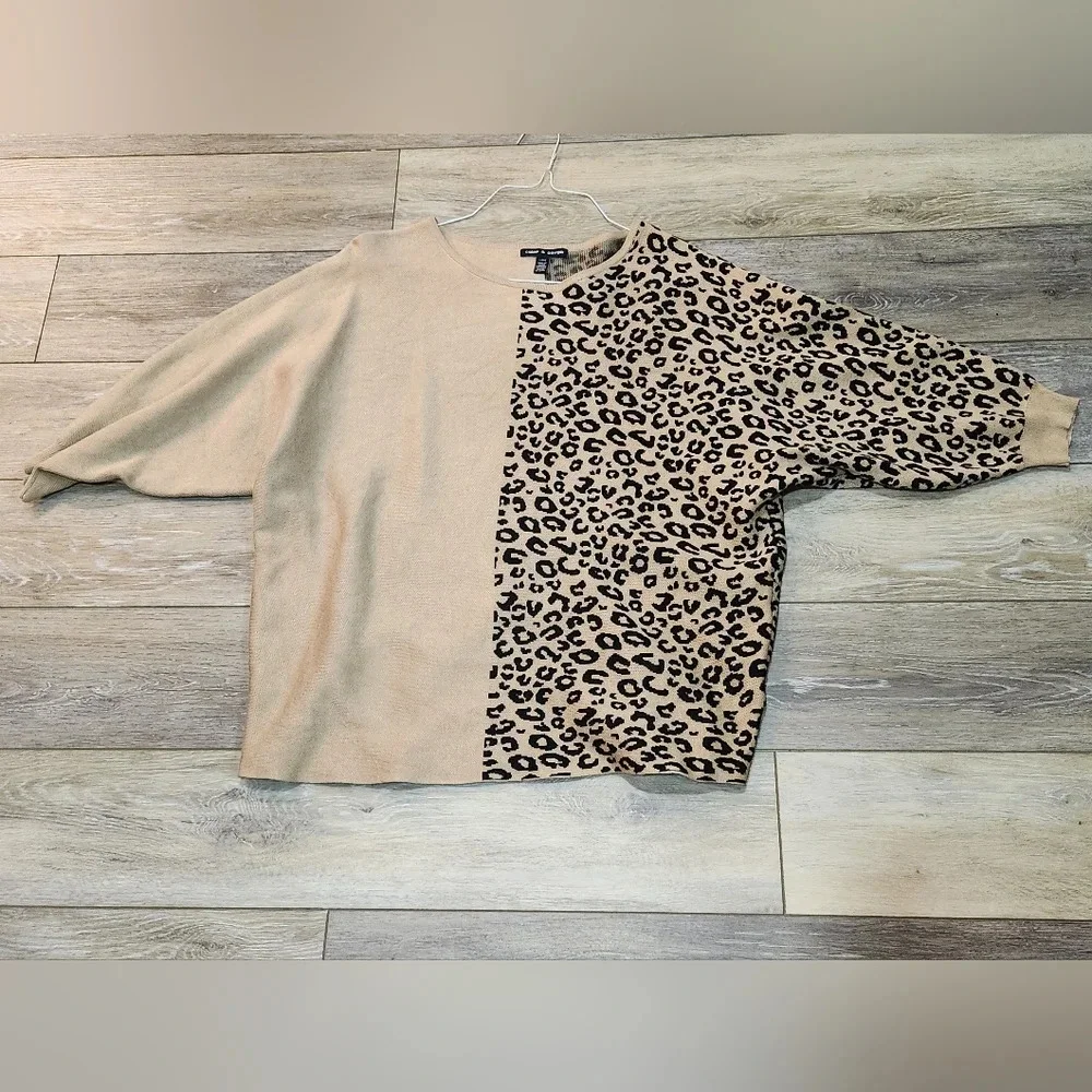 Cable & Gauge leopard print dolman sleeve sweater top - Picture 8 of 9